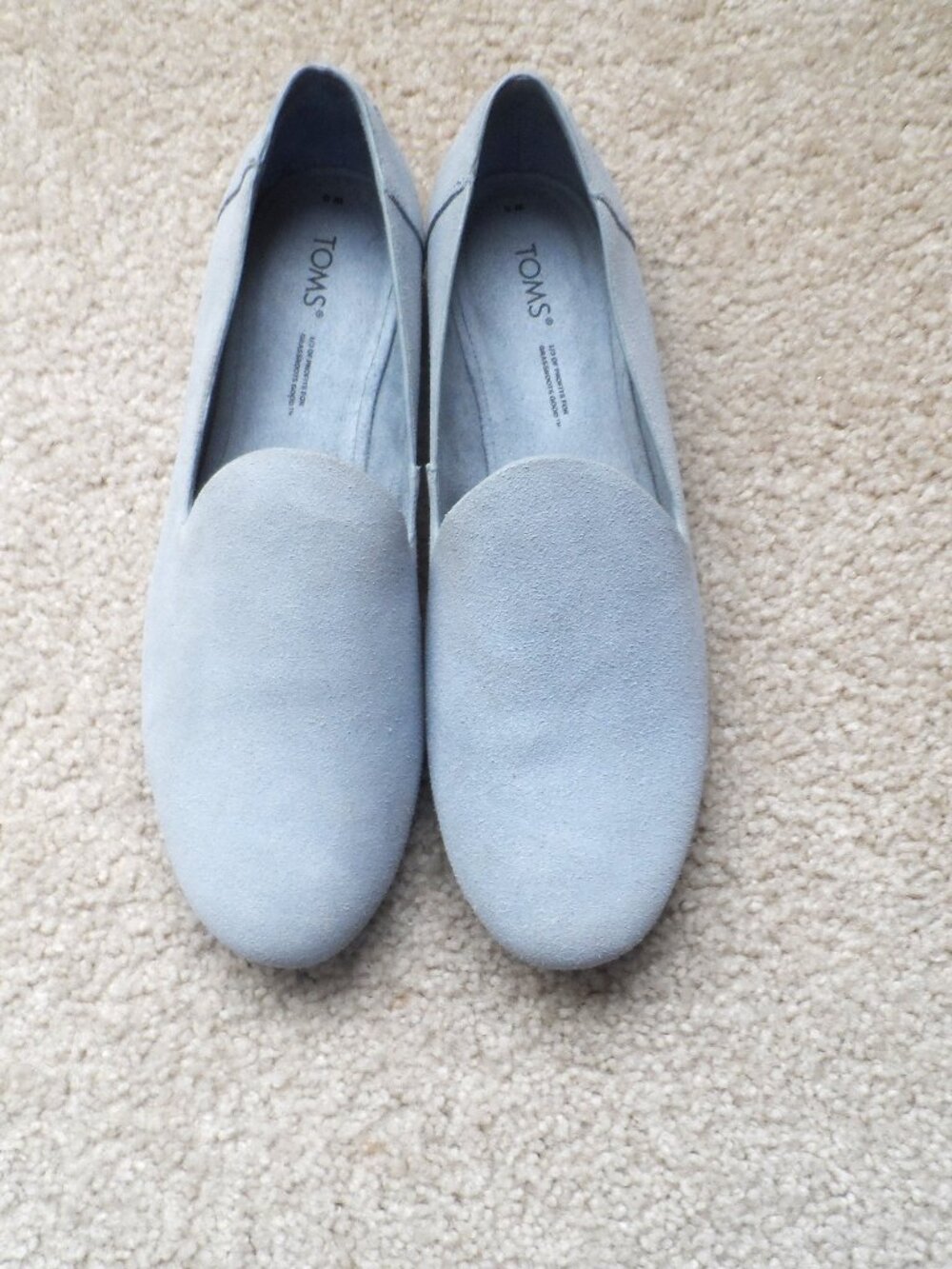 TOMS Darcy loafers in a light grey/blue suede sz., 8